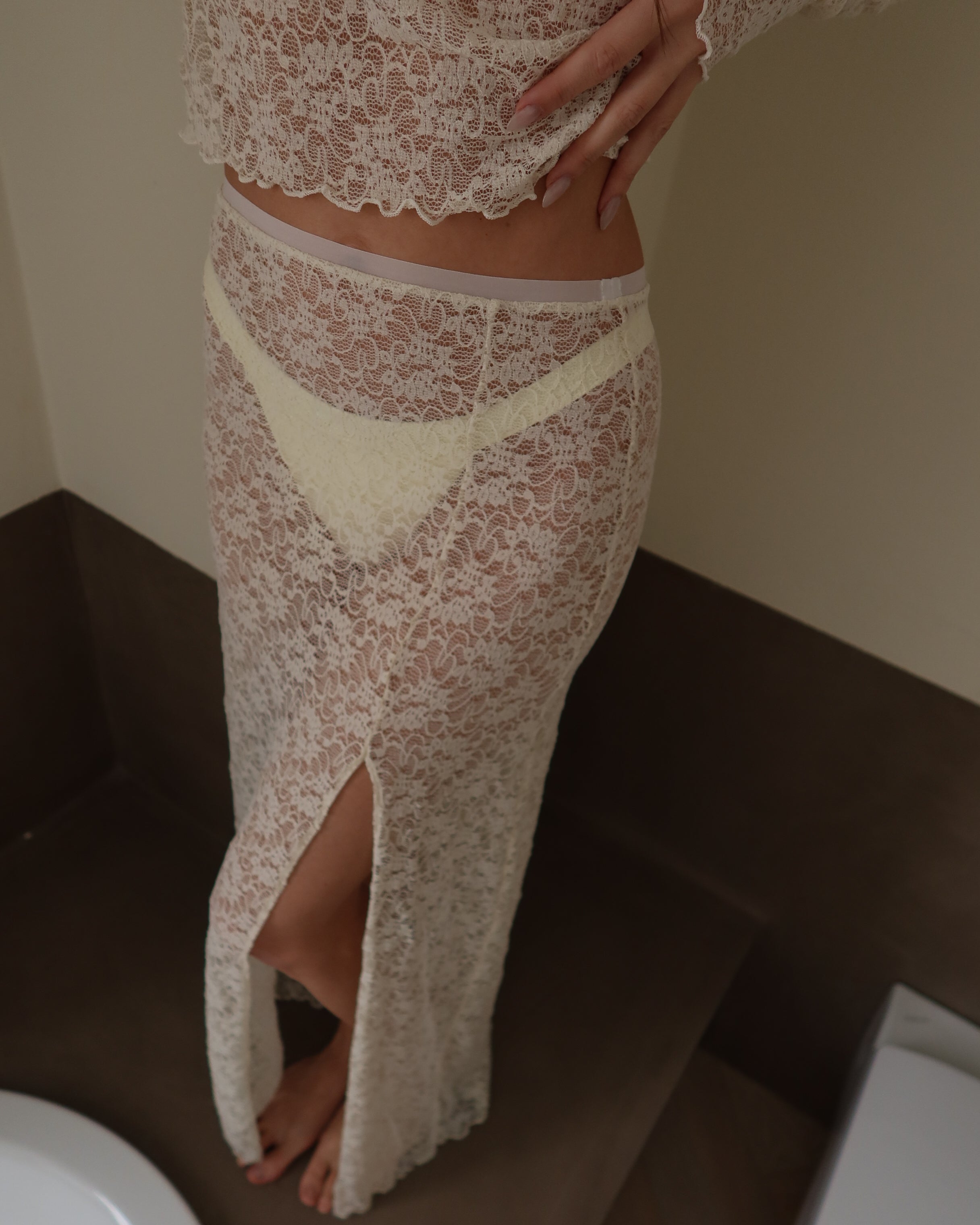 AURA LACE SKIRT - Ivory