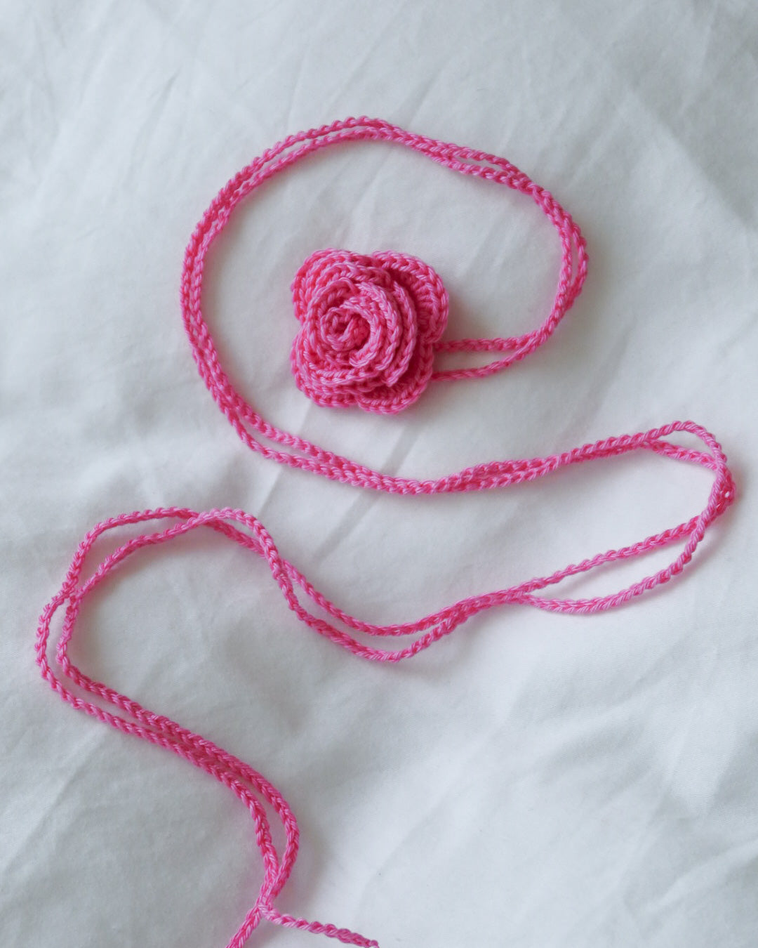 ROSE CROCHET CHOKER