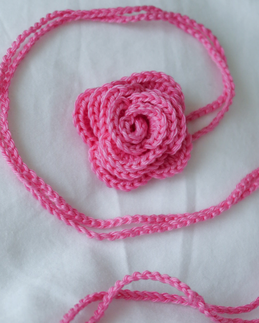 ROSE CROCHET CHOKER