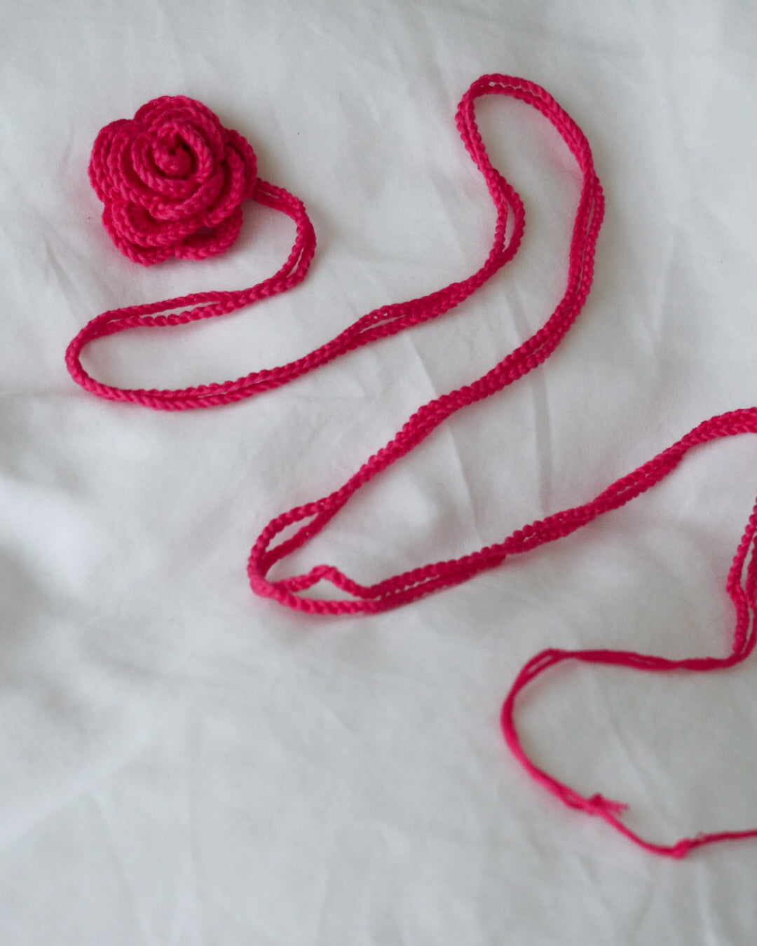 ROSE CROCHET CHOKER