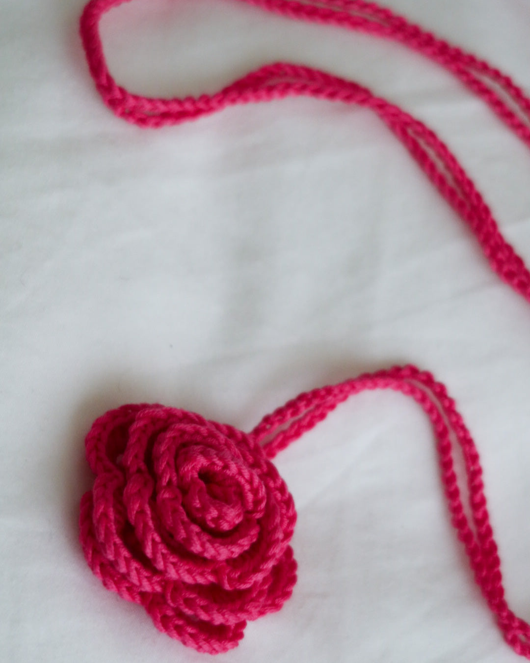 ROSE CROCHET CHOKER